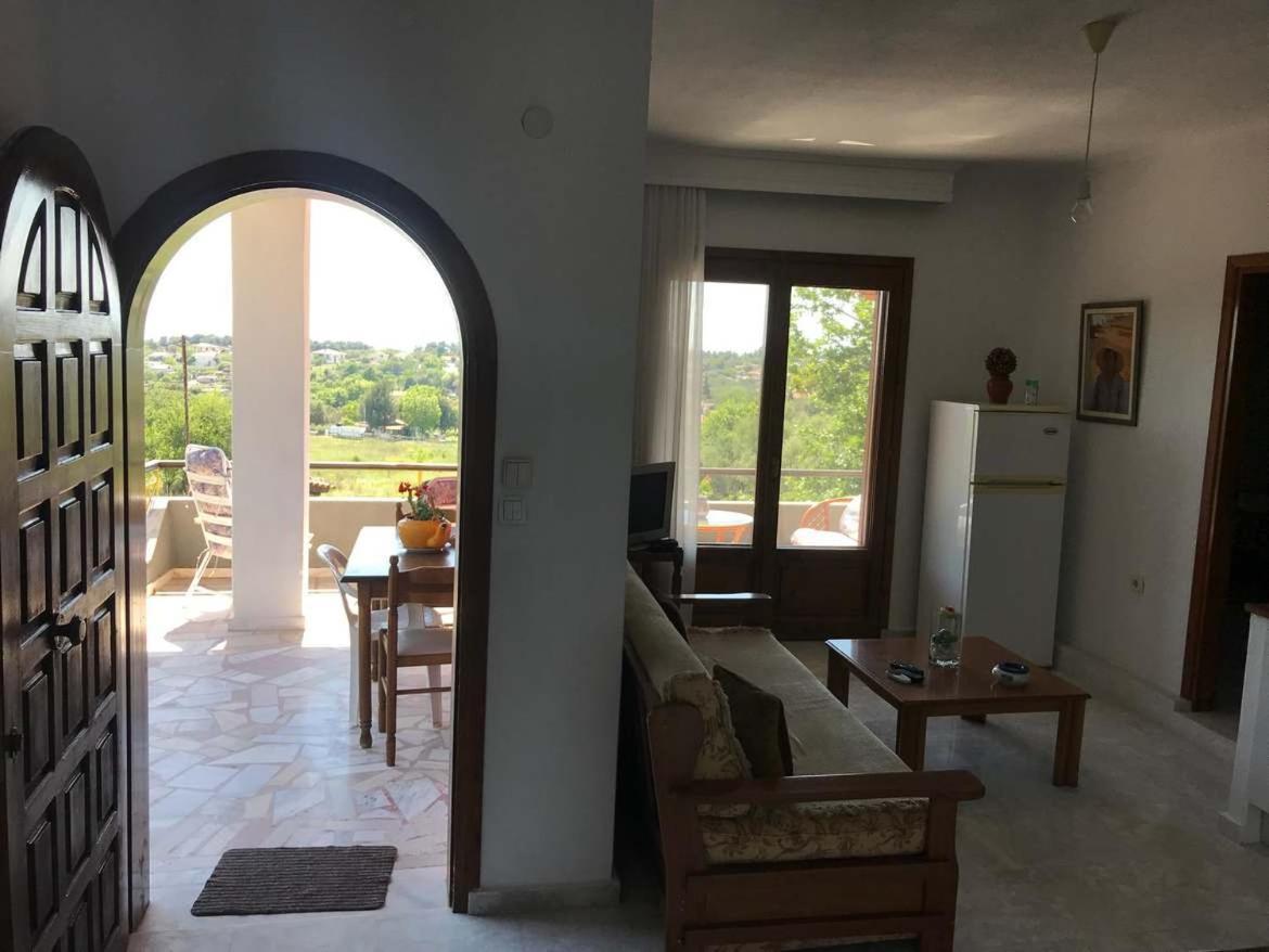 Great First Floor Appartment With View Nea Kallikrateia Ngoại thất bức ảnh