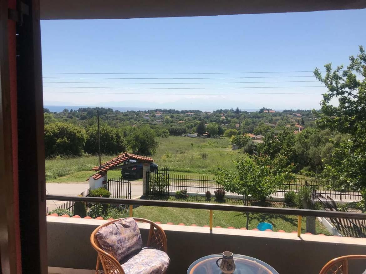 Great First Floor Appartment With View Nea Kallikrateia Ngoại thất bức ảnh