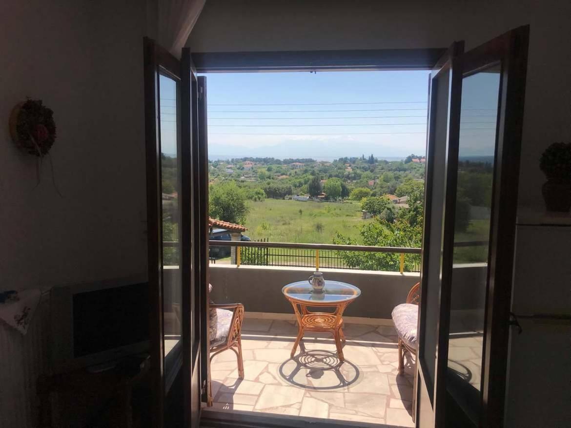 Great First Floor Appartment With View Nea Kallikrateia Ngoại thất bức ảnh